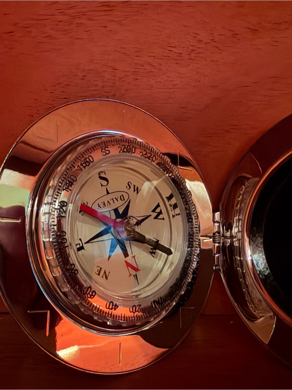 DALVEY Pocket Compass Oakleaf NEW IN BOX - Picture 5 of 8